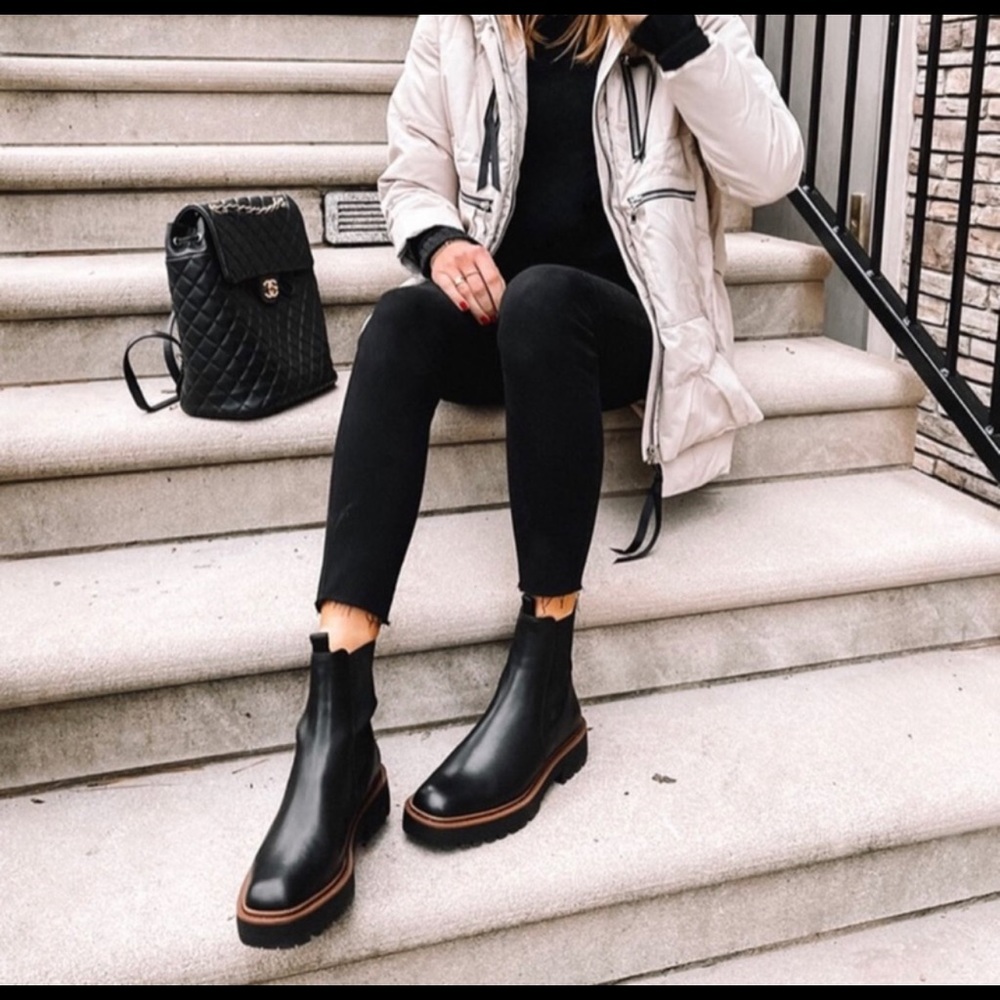 Sam Edelman Laguna boot 6.5W fit like a 7